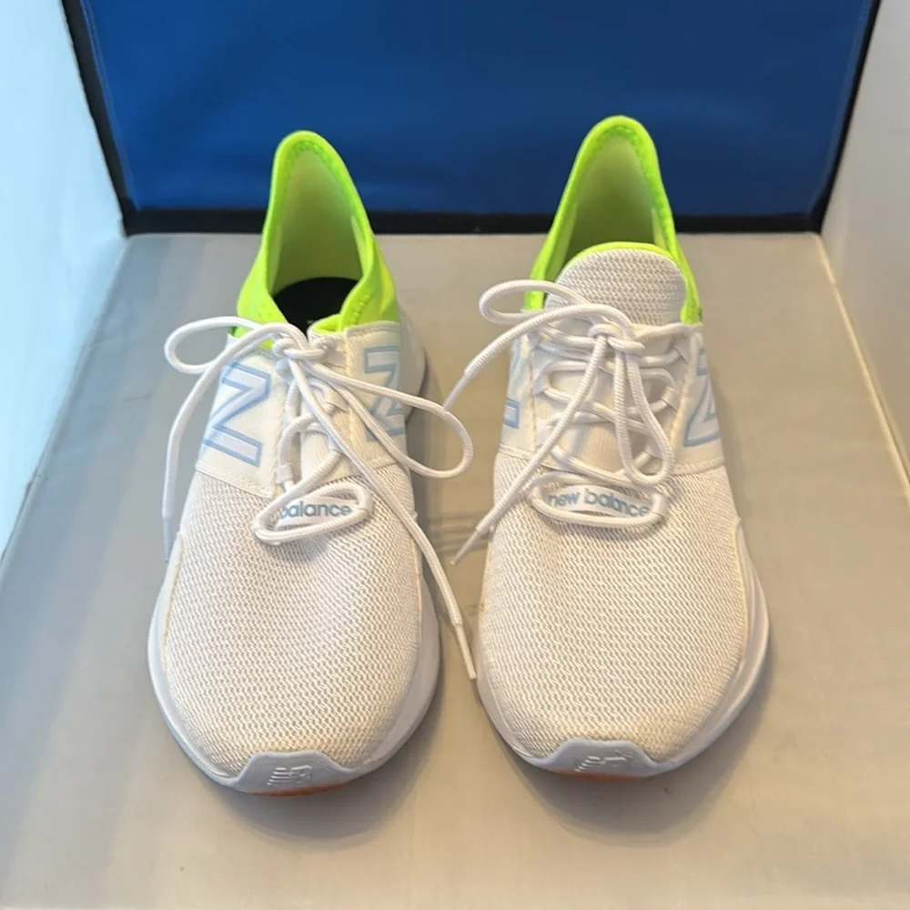 New Balance White and Neon Green‎ Sneakers men’s size 10